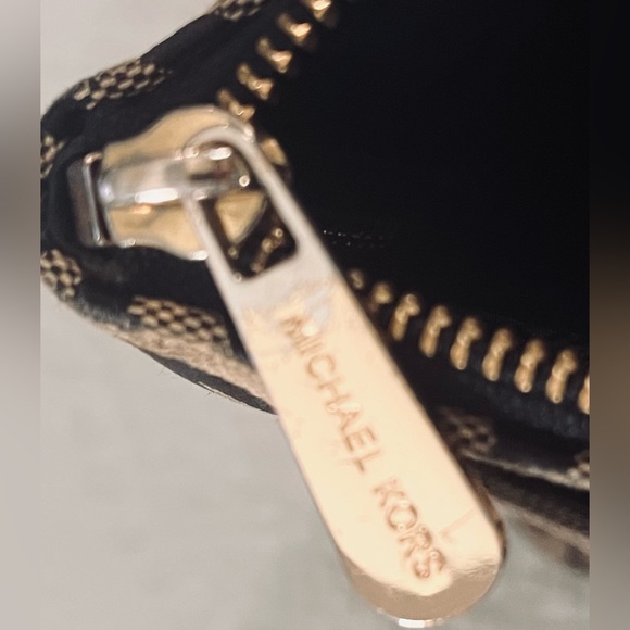 PRE LOVED MICHAELS KORS SHOULDER BAG
BLACK CREAM - Picture 5 of 6